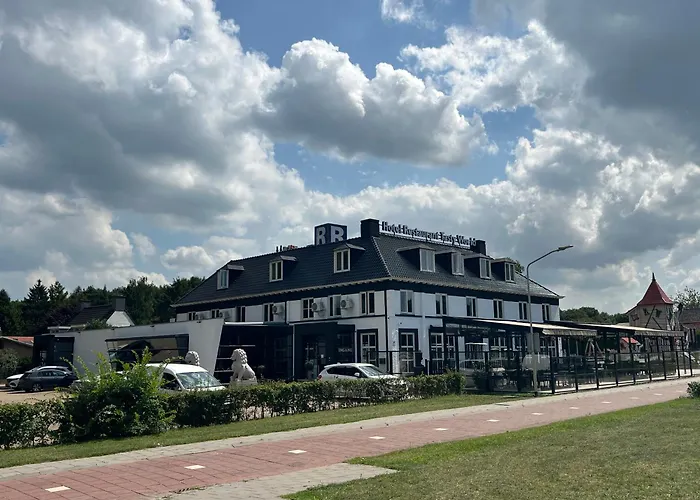 Tasty World فندق